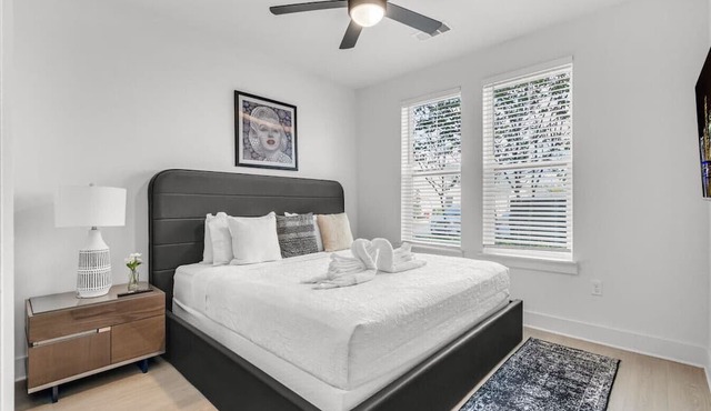 Peaceful 2BR by the Bay | Pool & Coastal Vibes