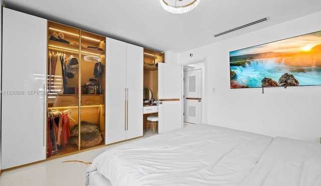 The Miami Luxe House Designer Stay + Pool