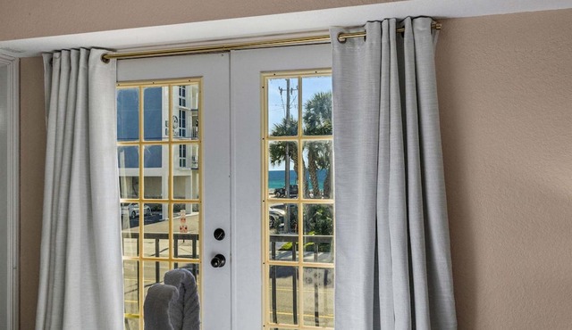 ☀️Sunset Corner - Beach View Suite | Heated Pool Across from Beach ➠ 16333 Gulf Blvd 215