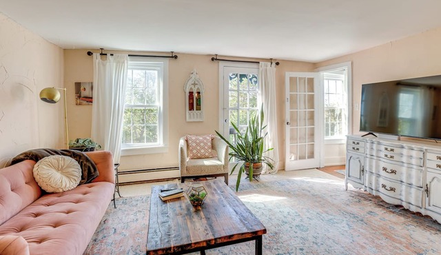 Lambertville Retreat - Walk to Shopping & Dining!