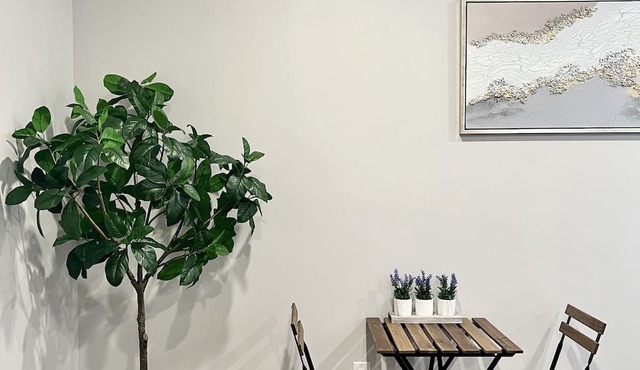 302 Comfy Cabin 1BR apartment in center city of Philadelphia . Pet-Friendly!