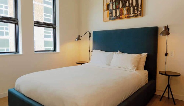 Sosuite | Corner 1BR Apt w Roof Deck, Gym, Laundry