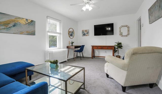 Huckleberry Haven: 4-bedroom Luxury Apartment