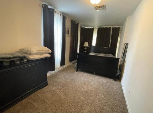 Cheerful two bedroom bungalow near Mountain Creek