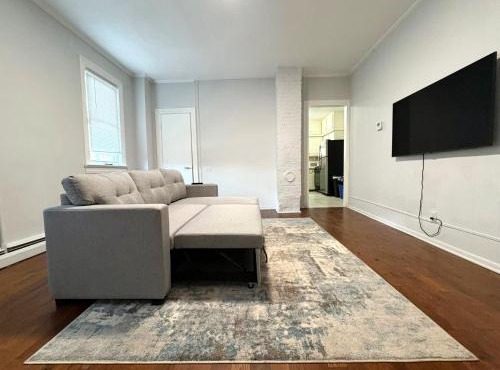 Cozy 1BR Apt with Workspace Near Train Station & Downtown