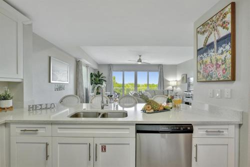 Renovated Spacious Townhome w Pool & Gym in Little Harbor Resort & Marina