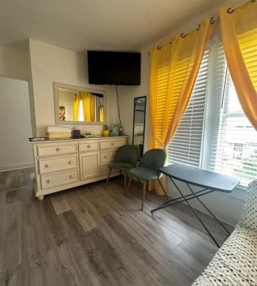 Boutique Downtown Wpb 